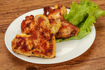 Roasted chicken wings with spices
