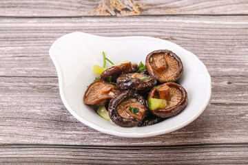 Marinated shiitake mushrooms with herbs