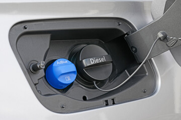 Fototapeta Tankeinfüllstutzen für AdBlue und Diesel obraz