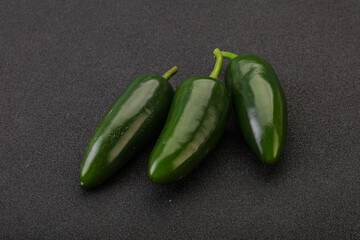Green raw jalapeno peper heap