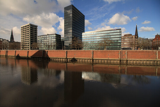 Hamburg; Uferfront am Dovenfleet