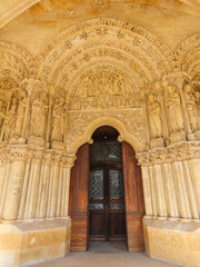 Porte de la basilique Saint-Seurin à Bordeaux, Gironde