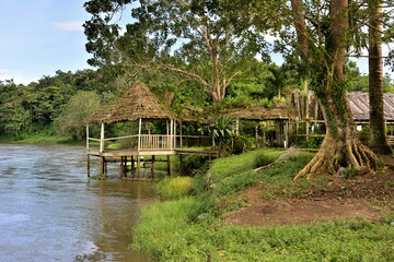 Fototapeta premium Paisajes y rincones del pequeño pueblo de El Castillo, a orillas del rio de San Juan, en el sur de Nicaragua