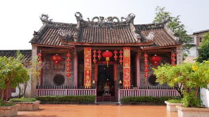 Fototapeta premium March 7 2021 - Bangkok, Thailand : Kuan An Keng Shrine known as Guanyin Shrine is an ancient Chinese joss house in Bangkok.