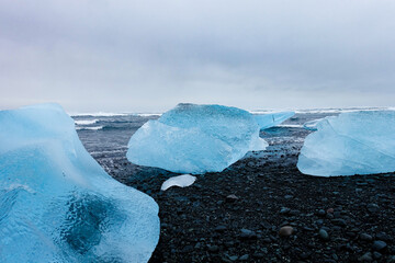 jökulsárlón, glacier lagoon, iceland, lagoon beach, floating ice, icelandic weather, nordic...