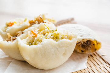 ふわふわのおやき　野菜ときのこ