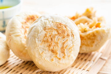 信州名物　炮烙で焼いたおやき