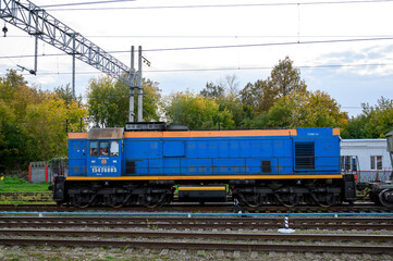 Fototapeta na wymiar Shunting diesel locomotive TEM18D-128 at Klin station of October Railway, Klin, Moscow region, Russian Federation, September 27, 2020