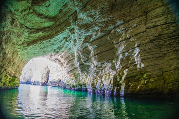 Wunderschöne Grotte nähe Vieste, Blick Richtung Eingang.
