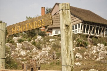 Entrada a Ventorrillo de la Buena Vista, emblemática construcción de Villa Serrana, Uruguay