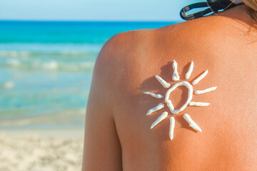 happy girl with the sun on her back by the sea in the nature