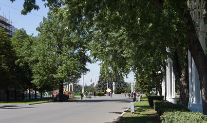 Obraz premium Russia views of the city of Moscow in summer VDNKH tourism