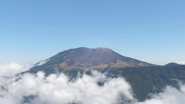 Vista aerea lado norte volcan Irazu en Costa Rica