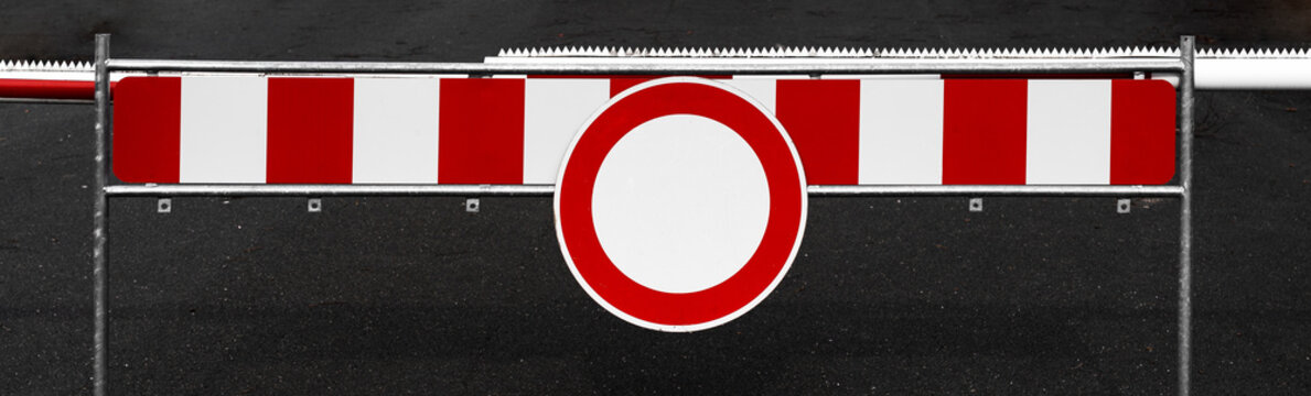 Durchfahrt verboten Sperrschranke