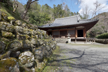 愛宕念仏寺　本堂と羅漢像　京都市嵯峨野