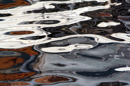 sea water reflecton colors