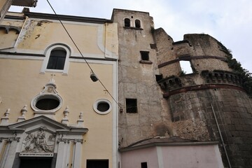 Napoli - Chiesa di San Gioacchino addossata alla Torre San Michele