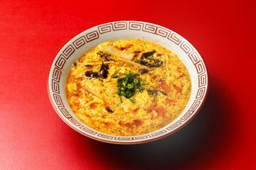 酸辣湯麺 Hot and sour soup noodles