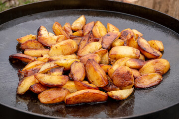 fried potatoes in a pan