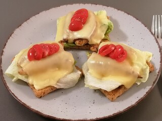 cheesecake with strawberries