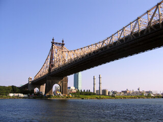 Obraz premium View of Queensboro Bridge. a cantilever bridge built in 1909 over the East River in New York City