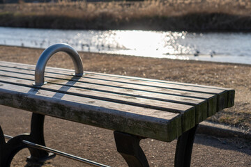 夕暮れのベンチ