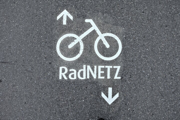 Pictogram auf öffentlichem Fahrradweg, RadNETZ