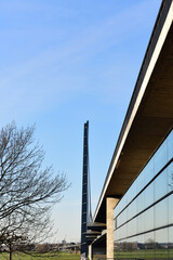 kniebrücke über rhein in düsseldorf, deutschland