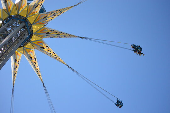 63 Best 空中ブランコ Images Stock Photos Vectors Adobe Stock