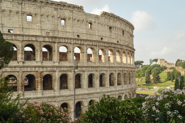 Fototapeta na wymiar The colosseum, impressive ancient building in Rome