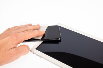 clean the tablet with a cleaning pad