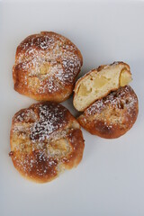 Apfelballen. Apfelkuchen to go.