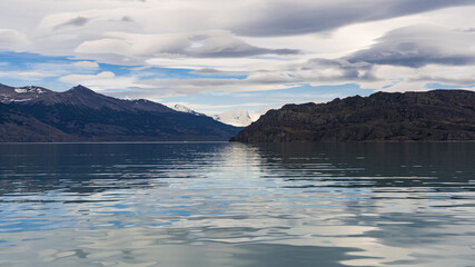 Lago Argentino - Glaciar Upsala - Patagonia - Argentina