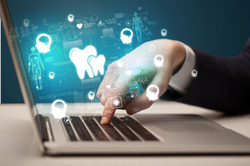 hand browsing on the internet for medical issues