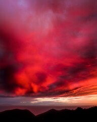 Cielo rosso al tramonto 