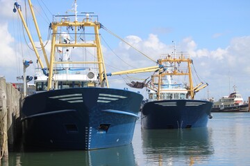 Naklejka premium Schiffe im Hafen 