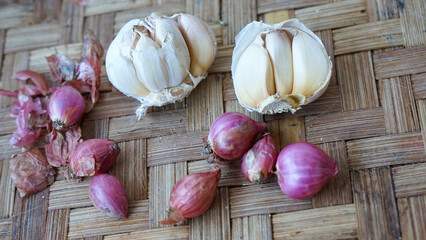 garlic on wooden table