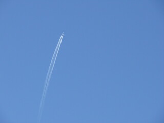 Vapour trails from aircraft