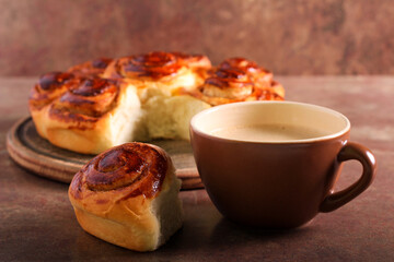 Boston cake – cinnamon buns arranged in cake