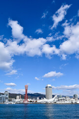 神戸の街並みと六甲山