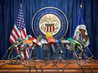 Foto op Aluminium Federal Reserve System Fed of USA press conference concept. Microphones TV and radio channels with symbol and flag of US Federal Reserve. 3d illustration © Maksym Yemelyanov