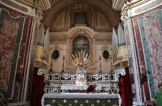 Napoli - Altare della Chiesa di Santa Caterina