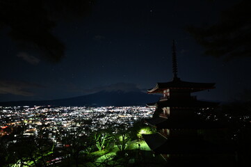 富士山と塔