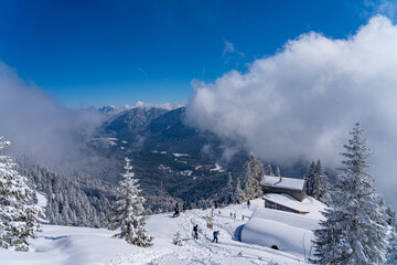 Fototapeta na wymiar Winterwanderung auf den Brunnenkopf