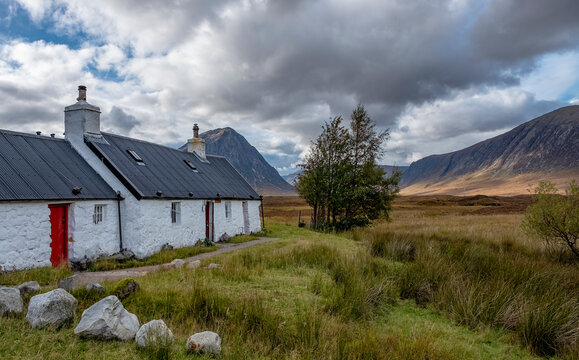 Remote cottage in Glencoe, Scottish Highlands 

