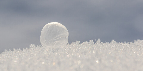 Filigrane Schönheit, gefrorene Seifenblasen