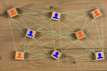 Vernetzung Kontakte Holzwürfel 