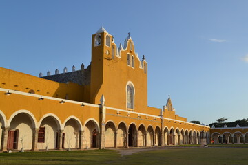 Petit village Jaune Izamal au Mexique