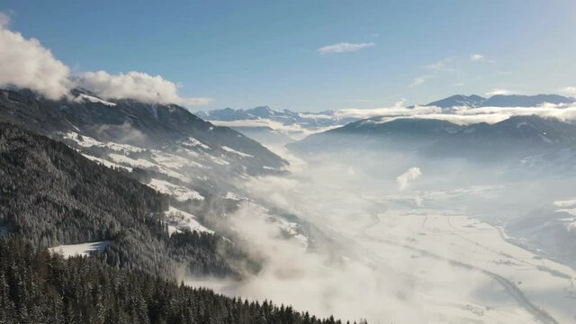 Winter im Zillertal, Tirol, Drohnenflug