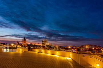 Fototapeta premium Panoramic view of Cologne Cathedral at the blue hour, Germany.